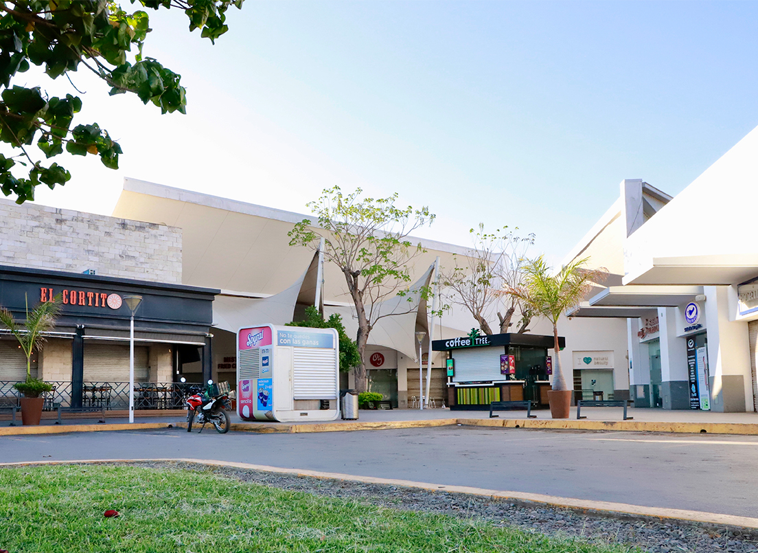 Vista exterior de Galerías Autlán