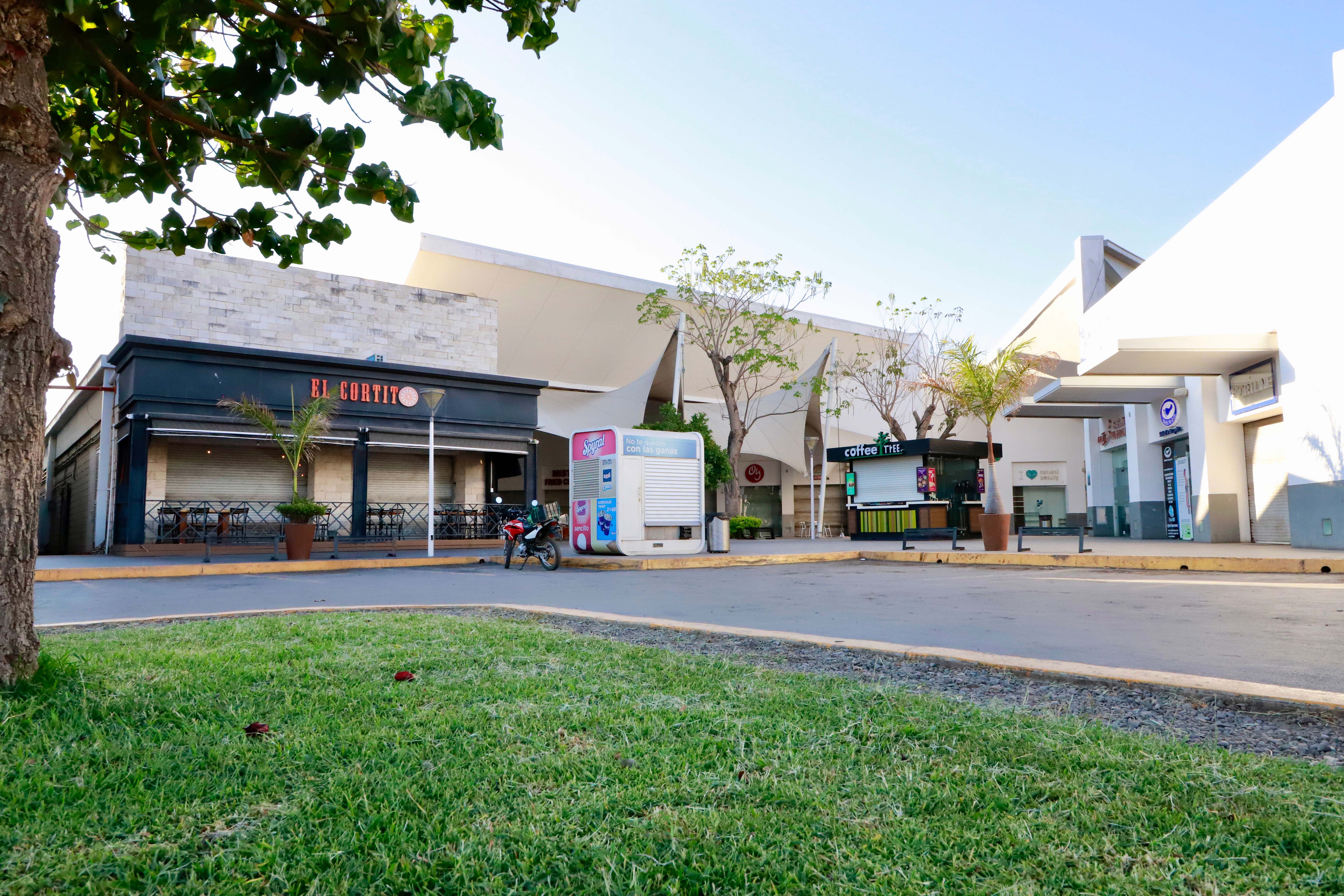 Vista exterior de Galerías Autlán